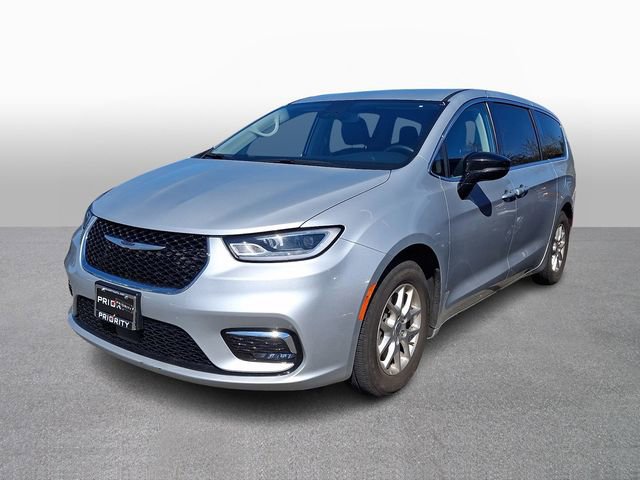 Used 2024 Chrysler Pacifica Touring-L