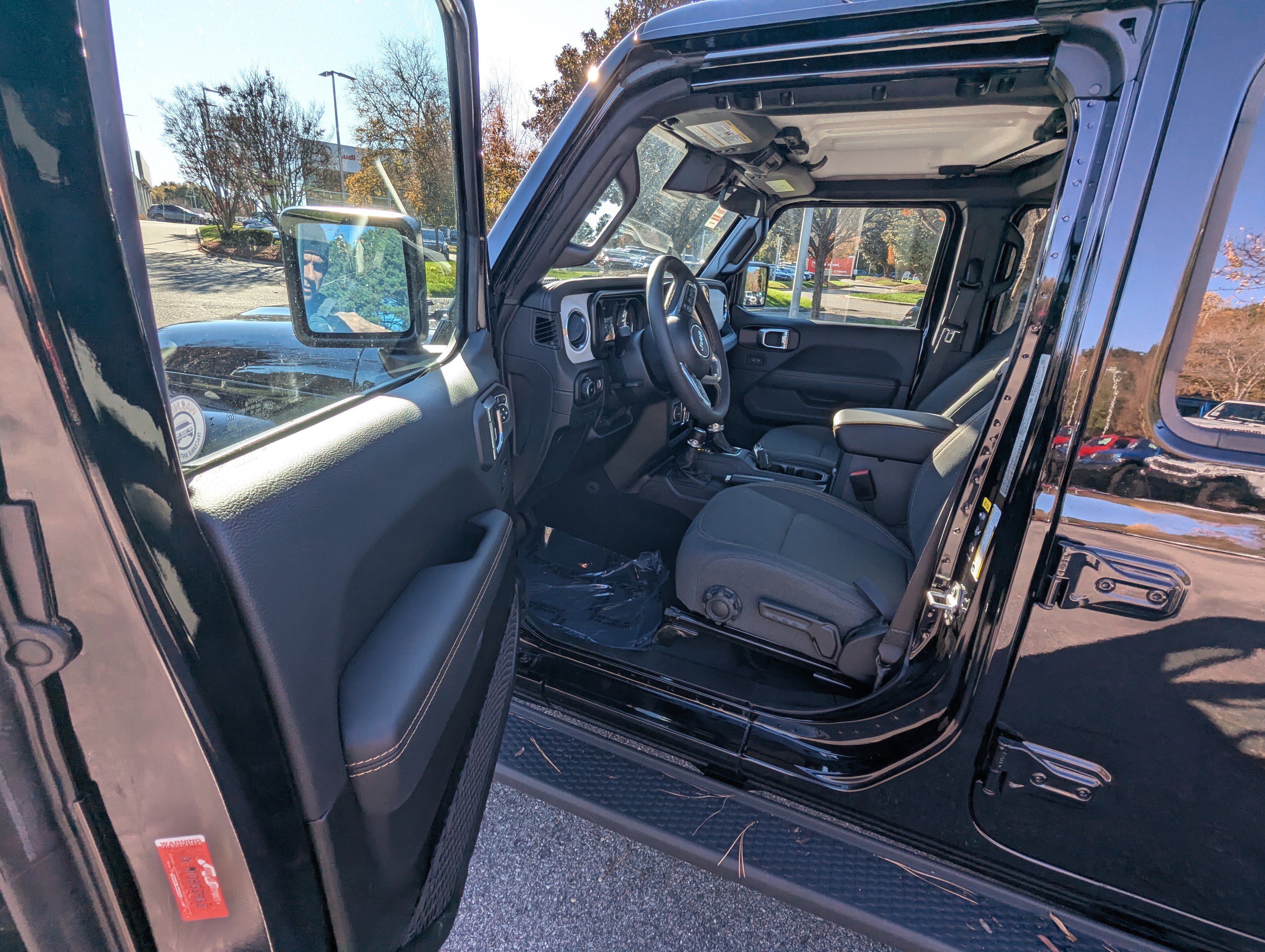 Used 2024 Jeep Wrangler Sahara w/ Safety Group image 8