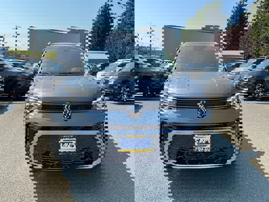 New 2025 Volkswagen Taos SE image 2