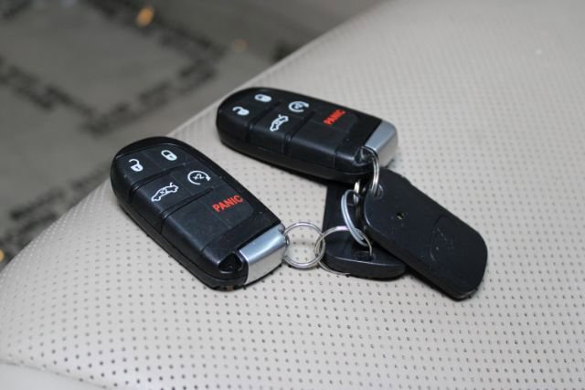 Used 2014 Chrysler 300 C w/ Light Group image 16