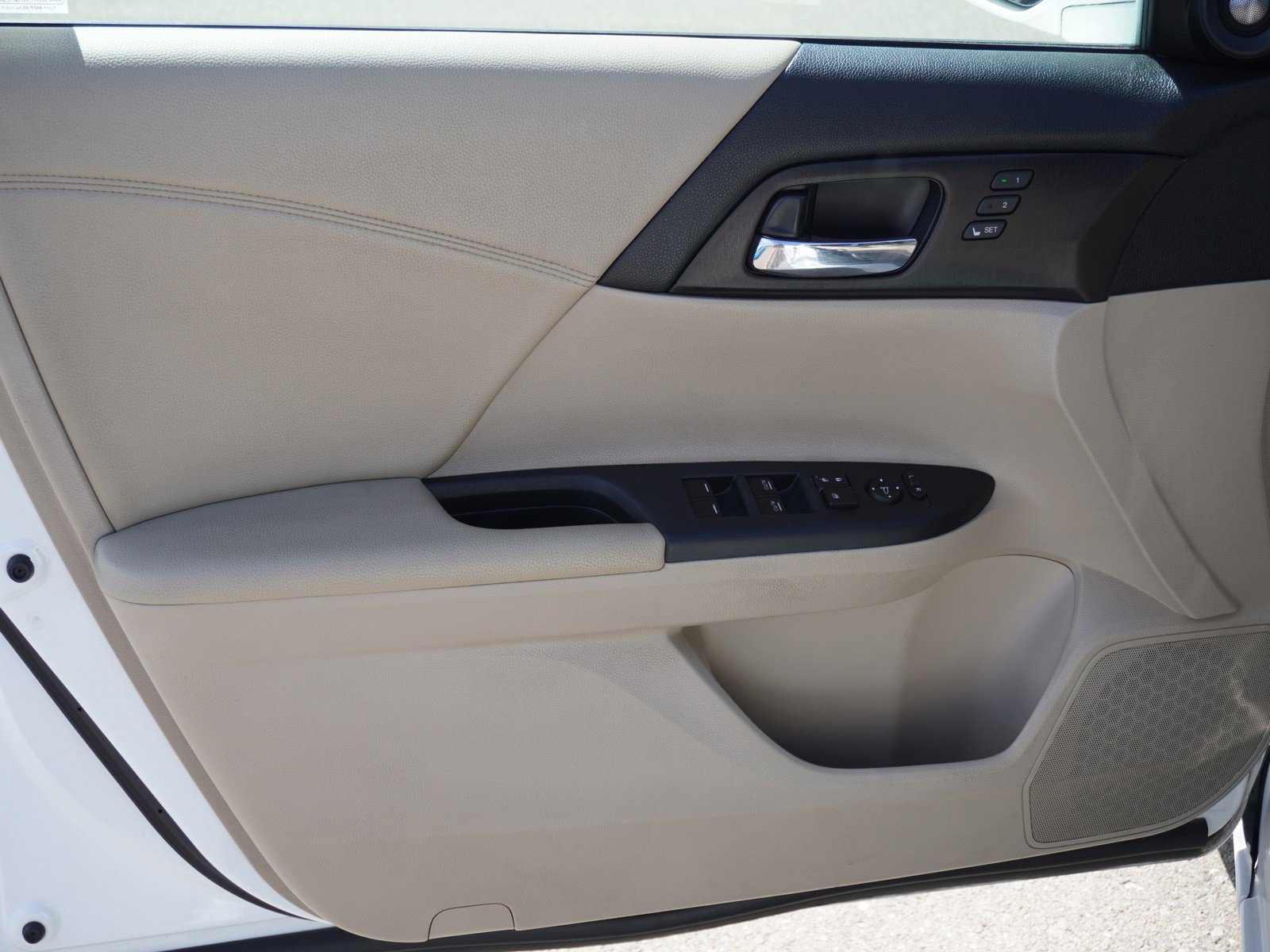 Used 2015 Honda Accord EX-L image 17