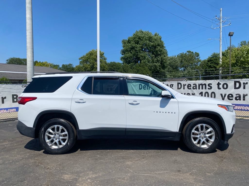 Used 2019 Chevrolet Traverse LT FWD image 2