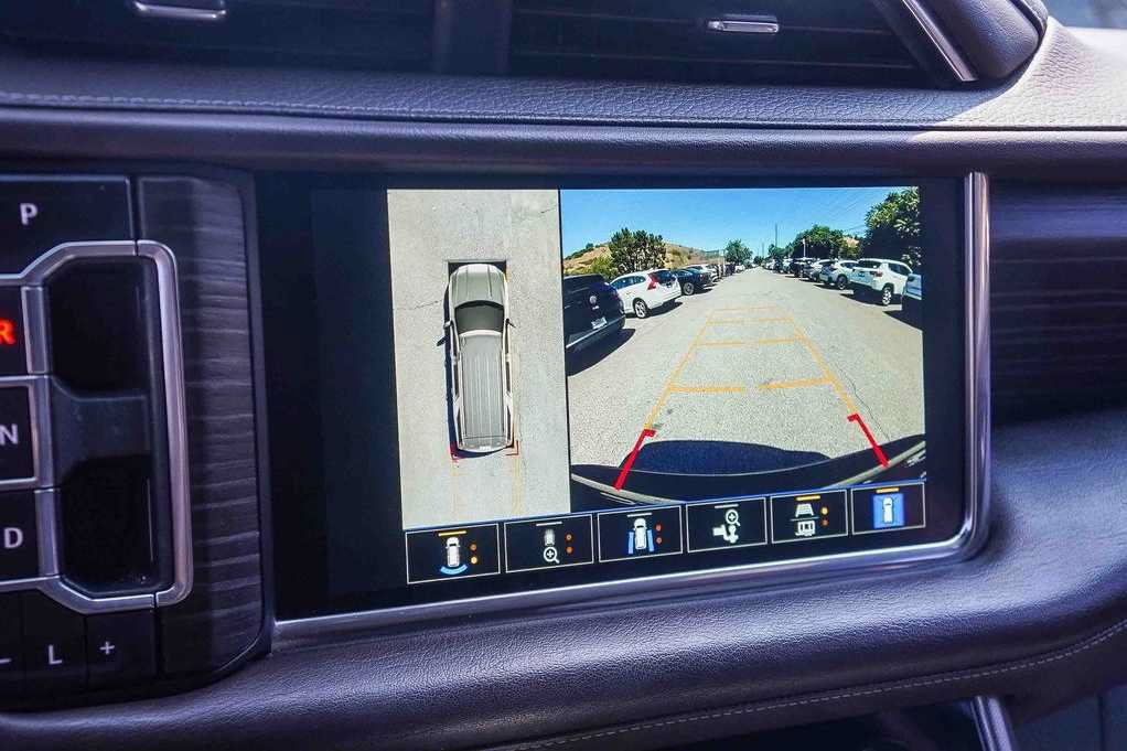 Used 2022 GMC Yukon XL Denali w/ Denali Premium Package RWD image 26