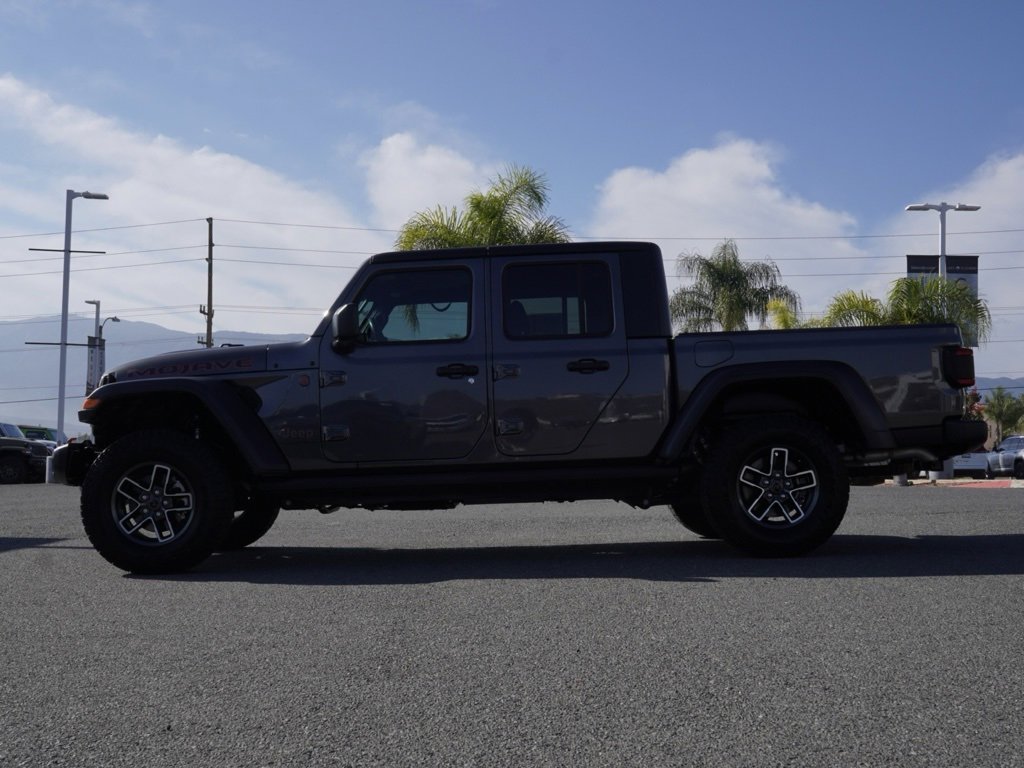 Used 2024 Jeep Gladiator Mojave w/ Convenience Group image 7
