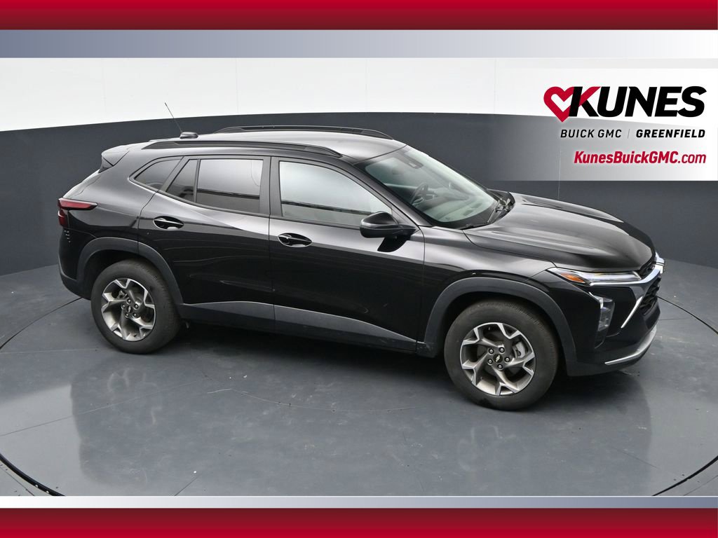 Used 2025 Chevrolet Trax LT w/ LT Convenience Package FWD image 33