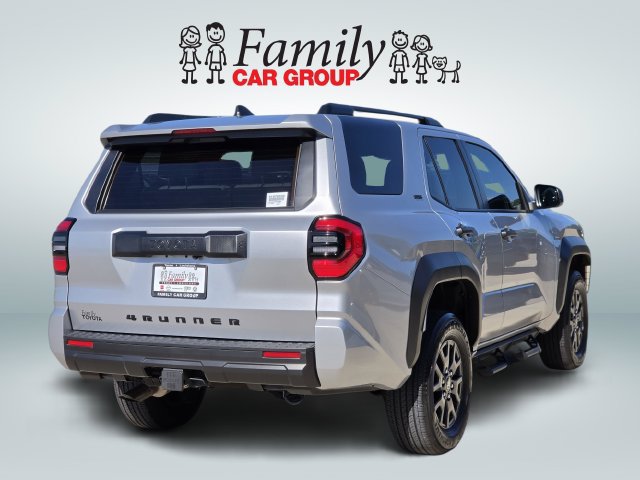 Used 2025 Toyota 4Runner SR5 AWD/4WD image 4