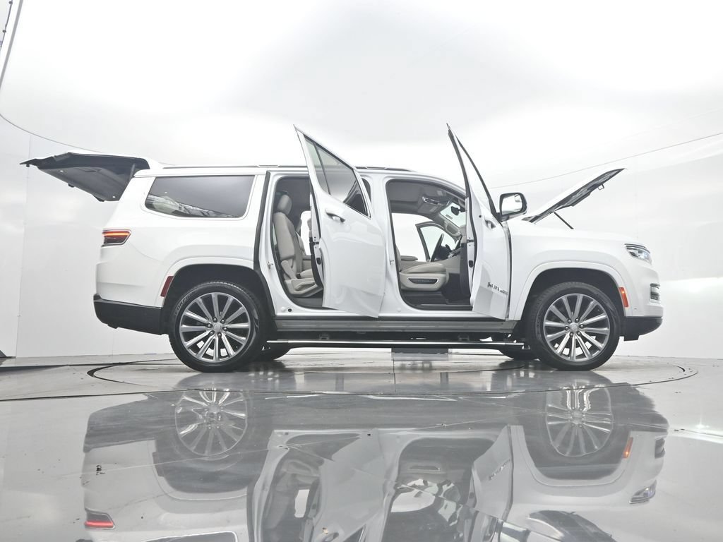 Used 2022 Jeep Grand Wagoneer Series I w/ Convenience Group III AWD/4WD image 52