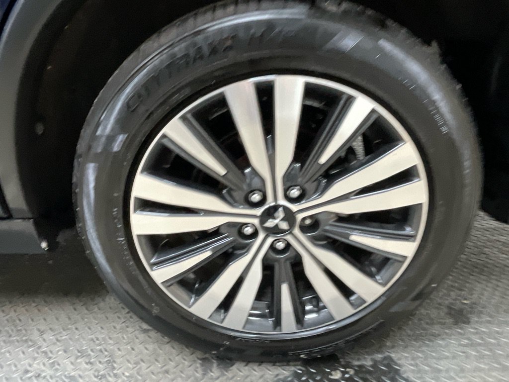 Used 2020 Mitsubishi Outlander ES FWD image 29