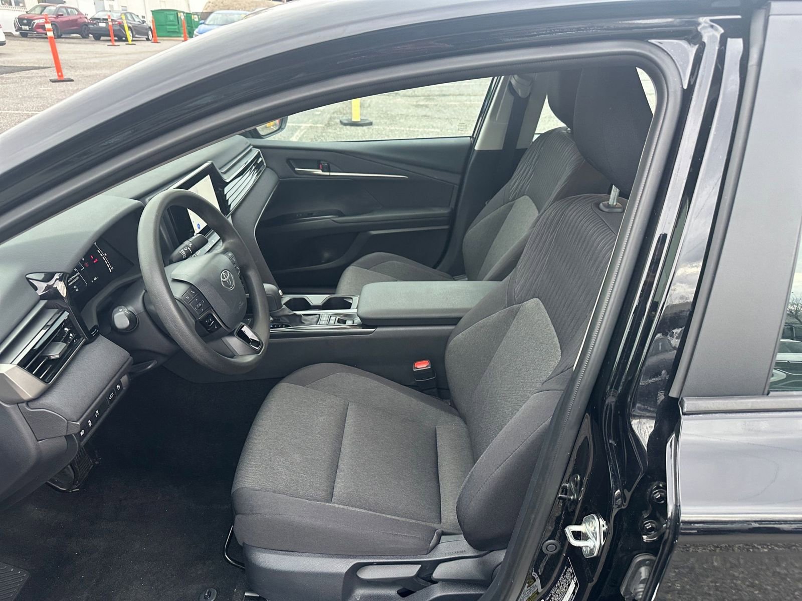 Used 2025 Toyota Camry LE image 25