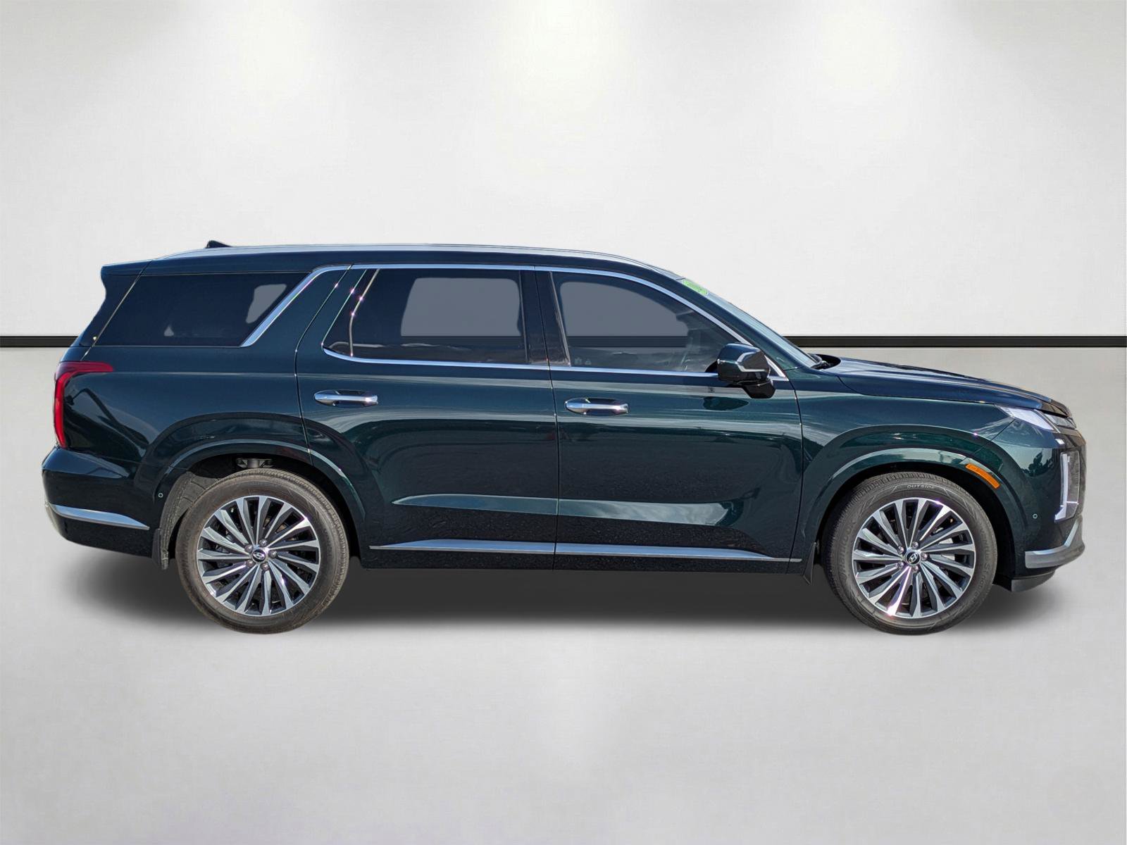 Used 2024 Hyundai Palisade Calligraphy FWD image 4