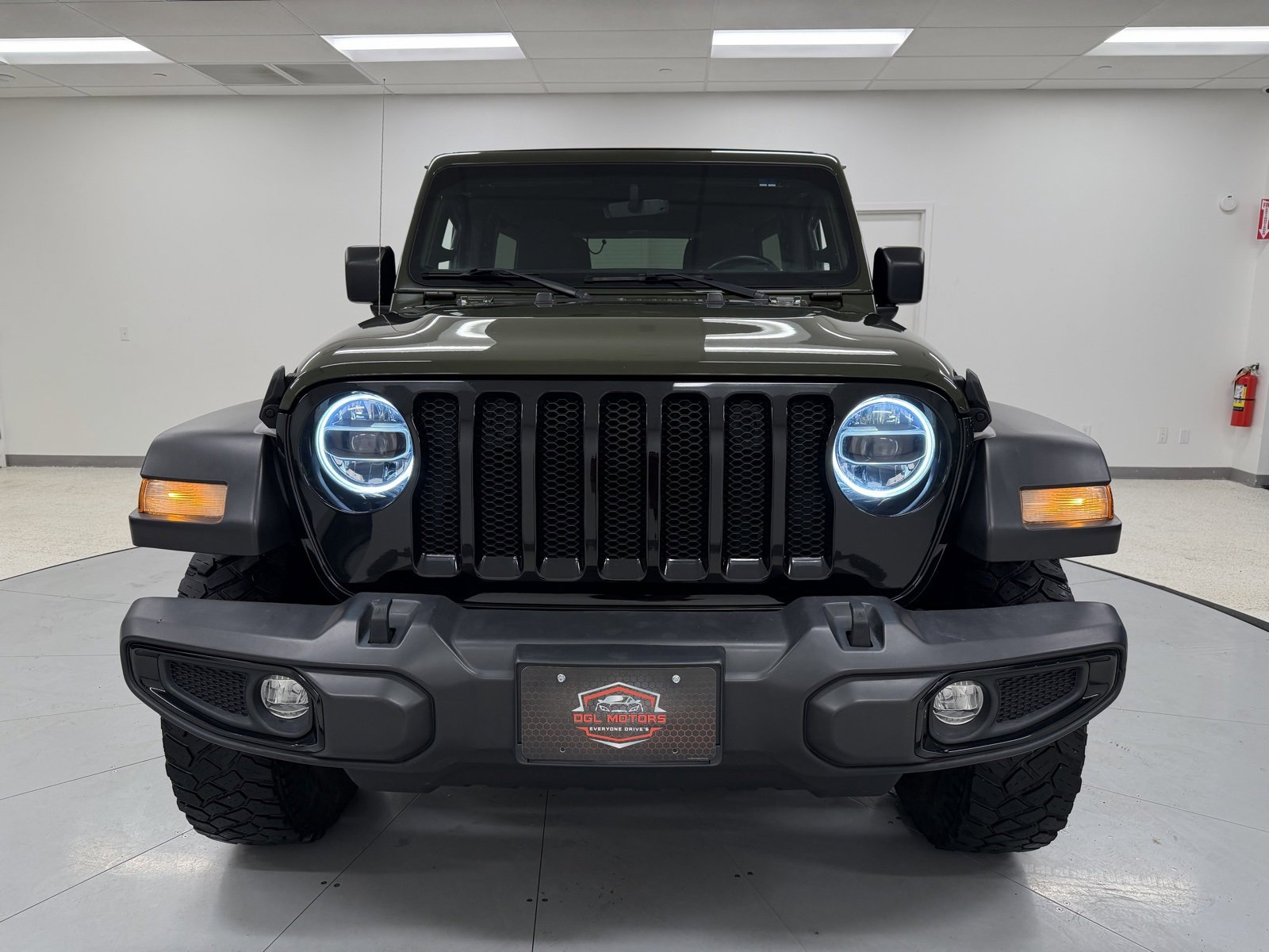 Used 2021 Jeep Wrangler Unlimited Willys image 2
