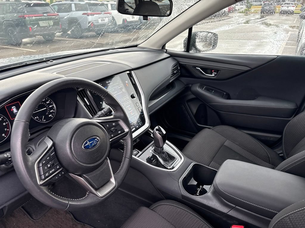 Used 2025 Subaru Outback Premium AWD/4WD image 4