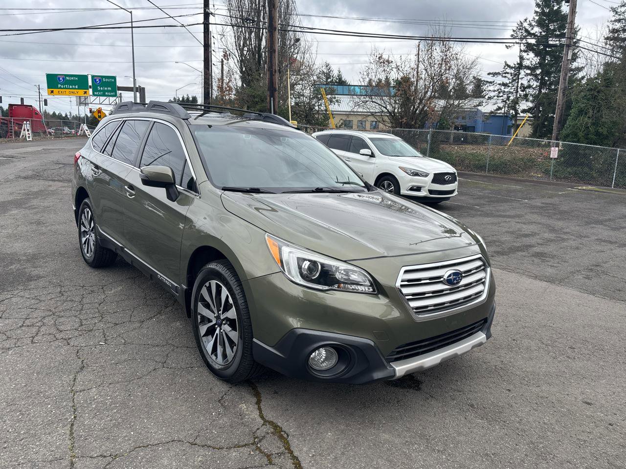 Used 2017 Subaru Outback 2.5i Limited image 2