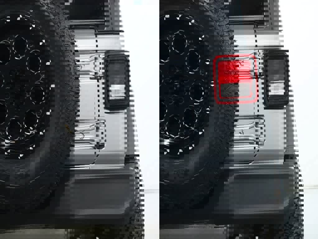 Used 2018 Jeep Wrangler Unlimited Sport S image 44