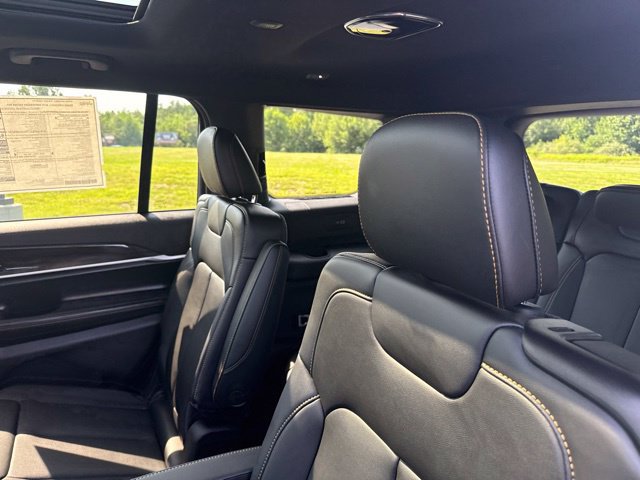 New 2026 Jeep Grand Cherokee L Limited AWD/4WD image 36
