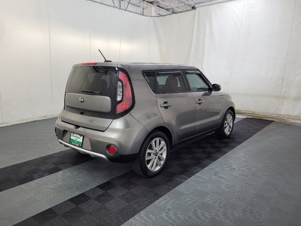 Used 2018 Kia Soul + FWD image 9