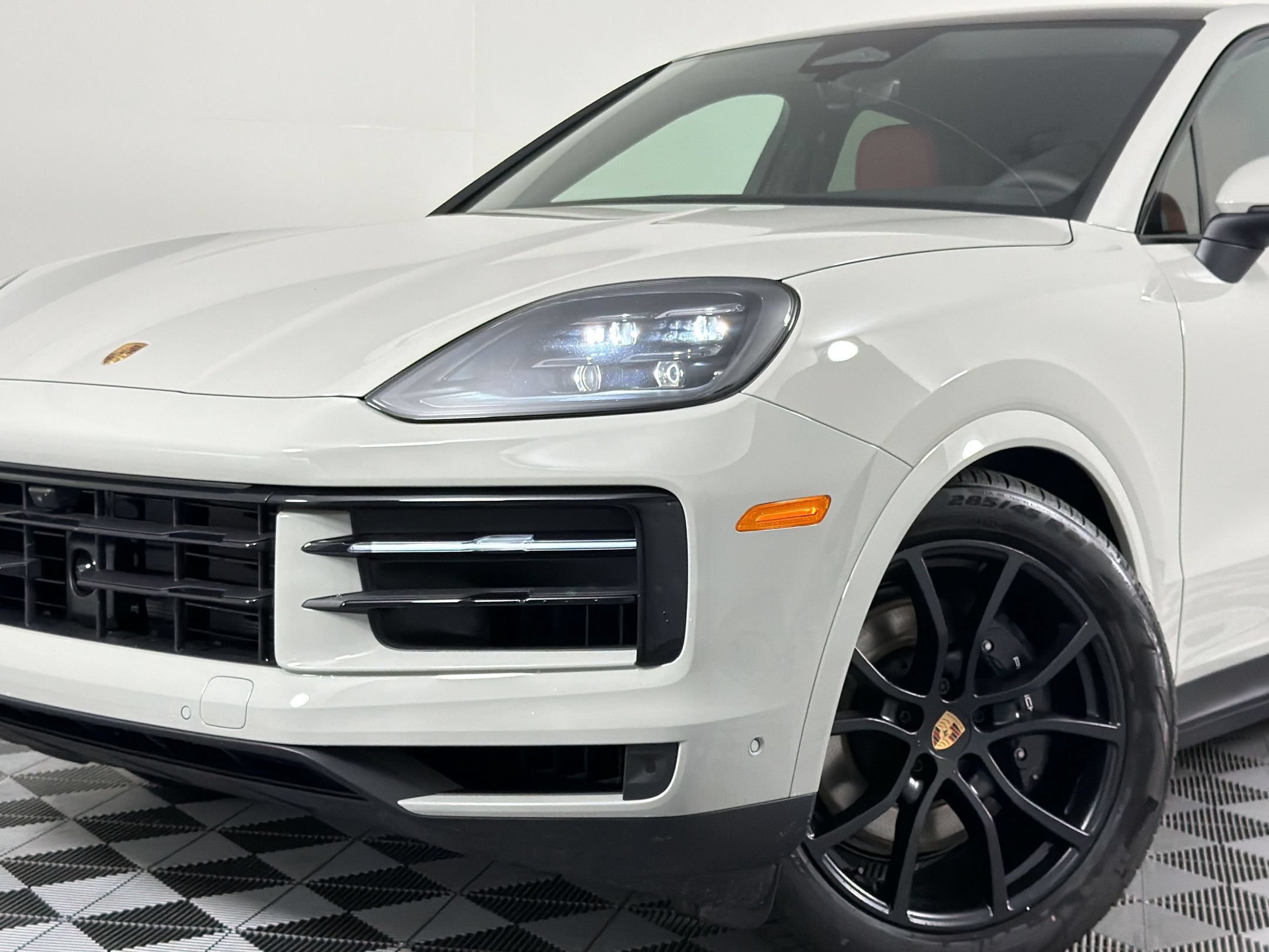 New 2026 Porsche Cayenne Coupe AWD/4WD image 25