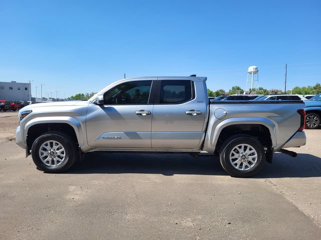 Used 2024 Toyota Tacoma SR5 AWD/4WD image 2