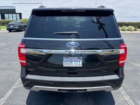 Used 2018 Ford Expedition XLT w/ Equipment Group 202A RWD image 6