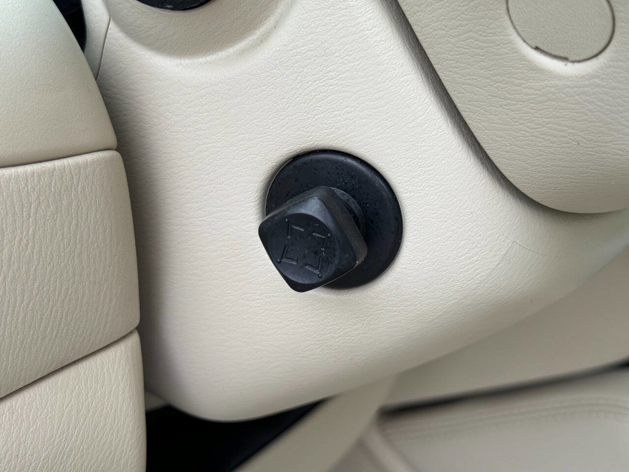 Used 2014 INFINITI QX60 AWD w/ Premium Package image 35