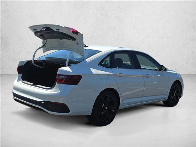 New 2026 Volkswagen Jetta SE image 2