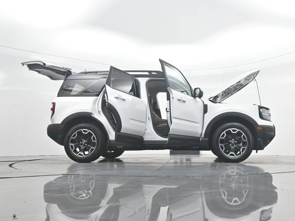 Certified 2025 Ford Bronco Sport Outer Banks w/ Outer Banks Tech Package+ AWD/4WD image 44