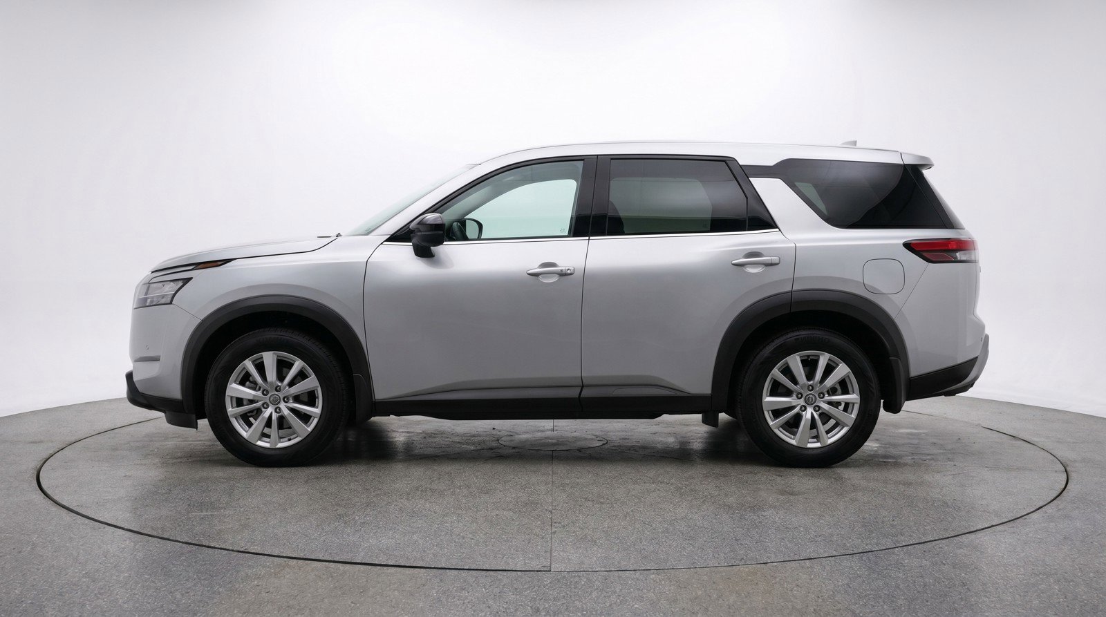 Used 2025 Nissan Pathfinder SV FWD image 5