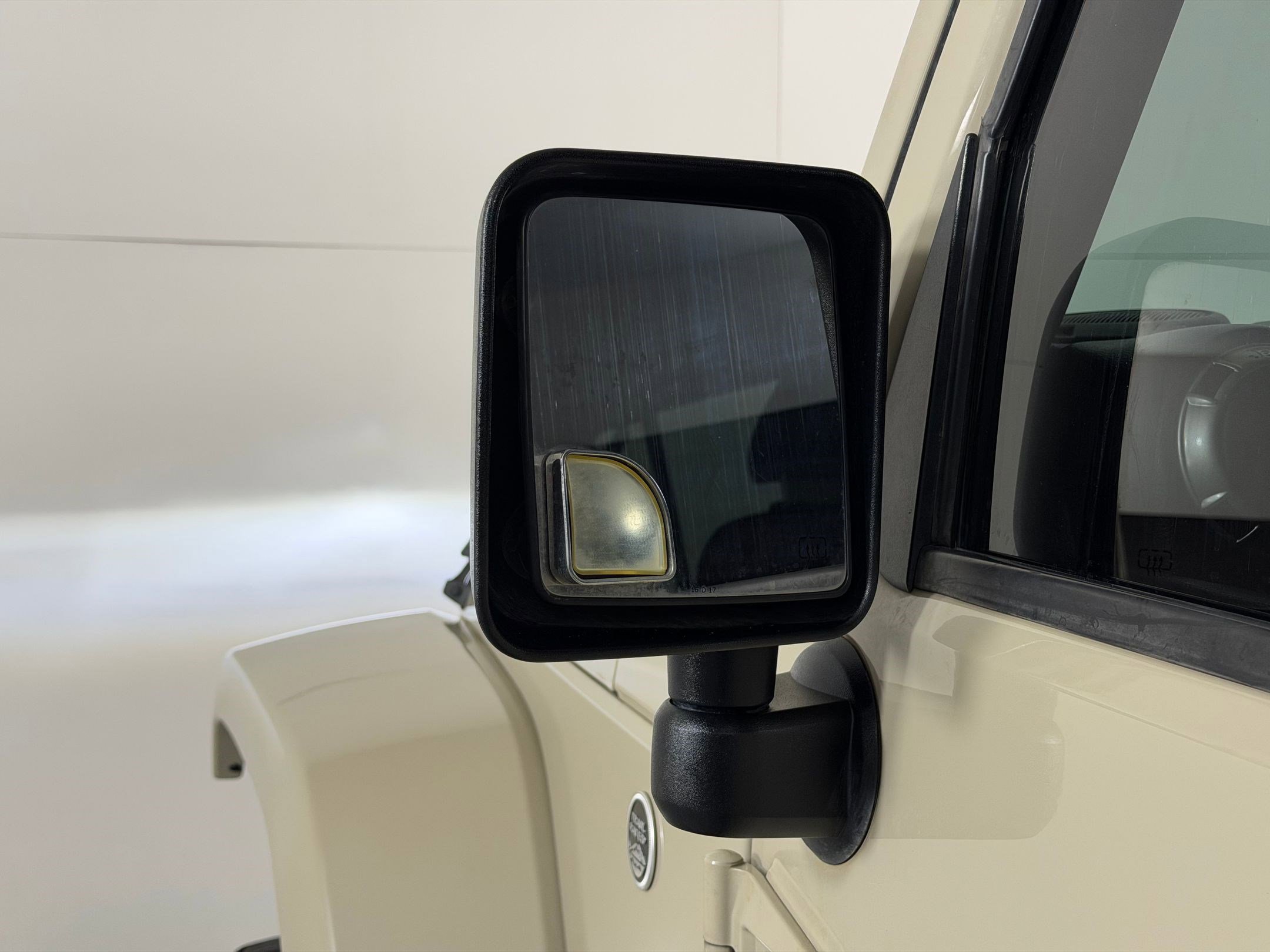 Used 2017 Jeep Wrangler Unlimited Sahara w/ Connectivity Group AWD/4WD image 22