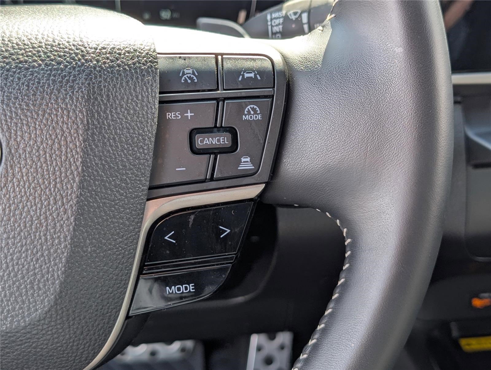 Used 2025 Toyota Camry SE image 22