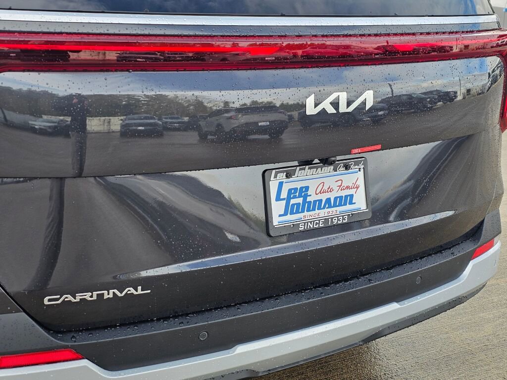 New 2026 Kia Carnival EX image 26