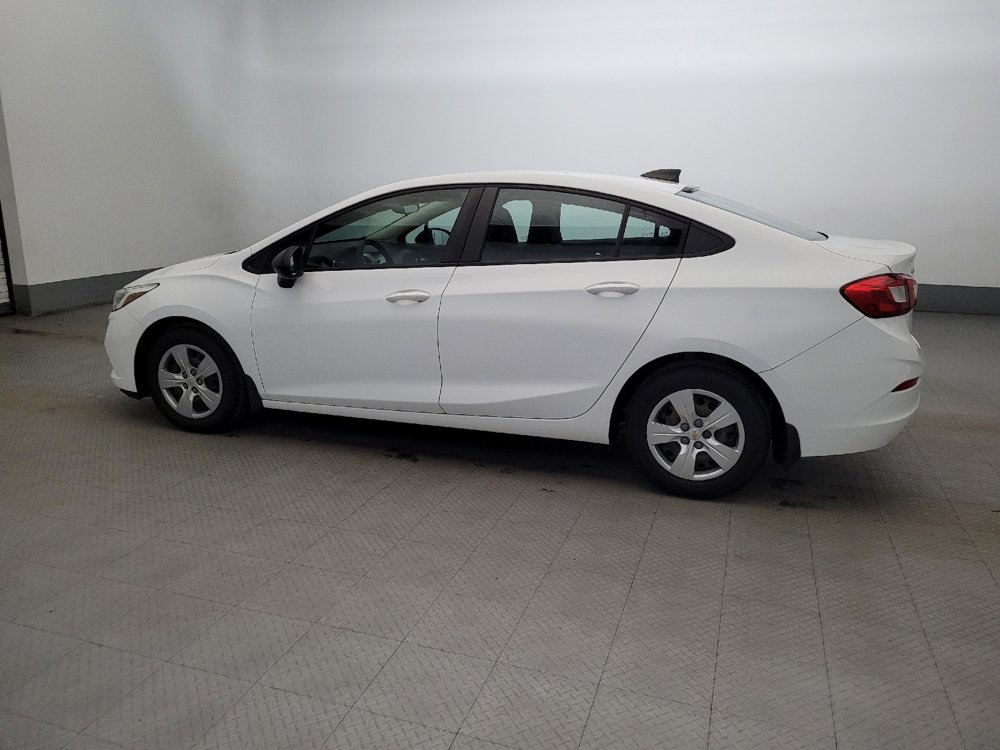 Used 2018 Chevrolet Cruze LS image 3