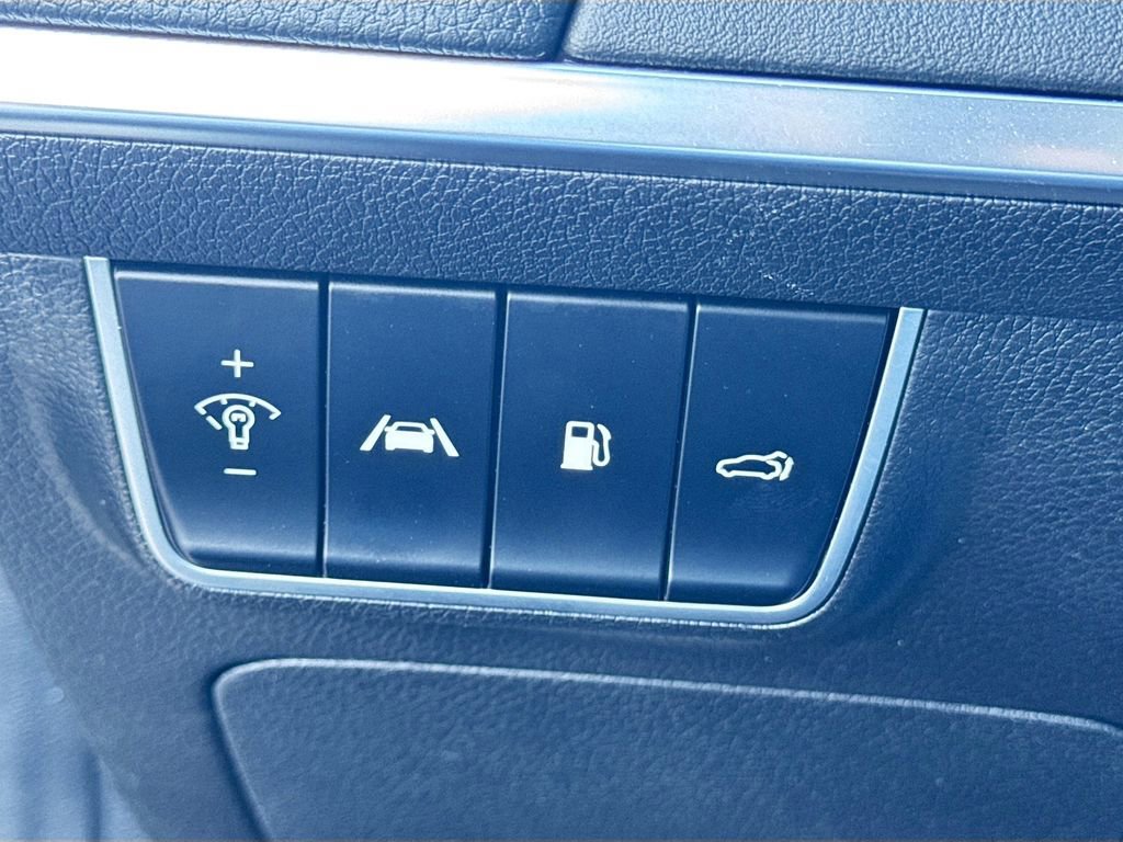 Used 2023 Kia Stinger GT2 image 12