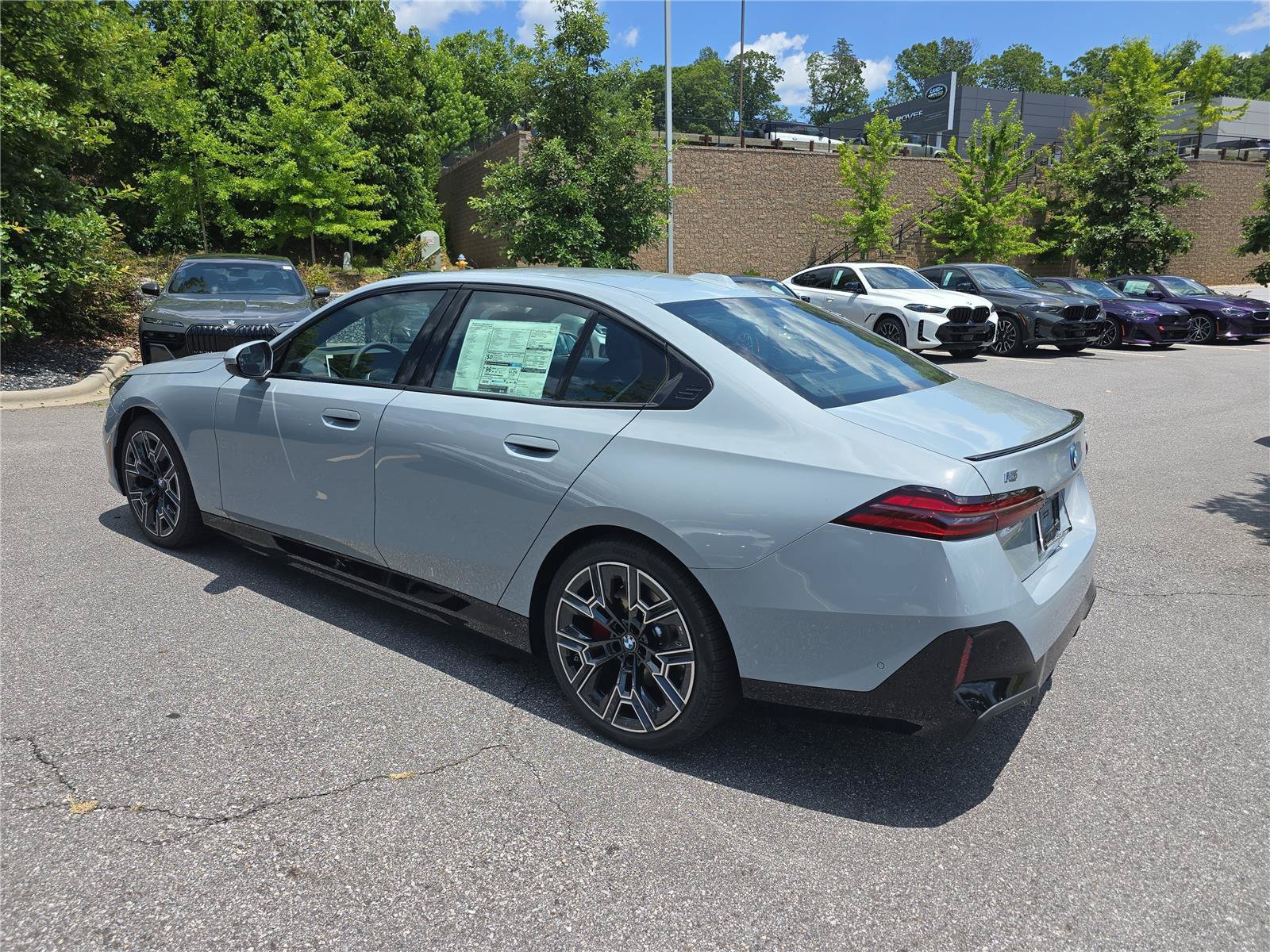 New 2027 BMW i5 xDrive40 w/ M Sport Package AWD/4WD image 5