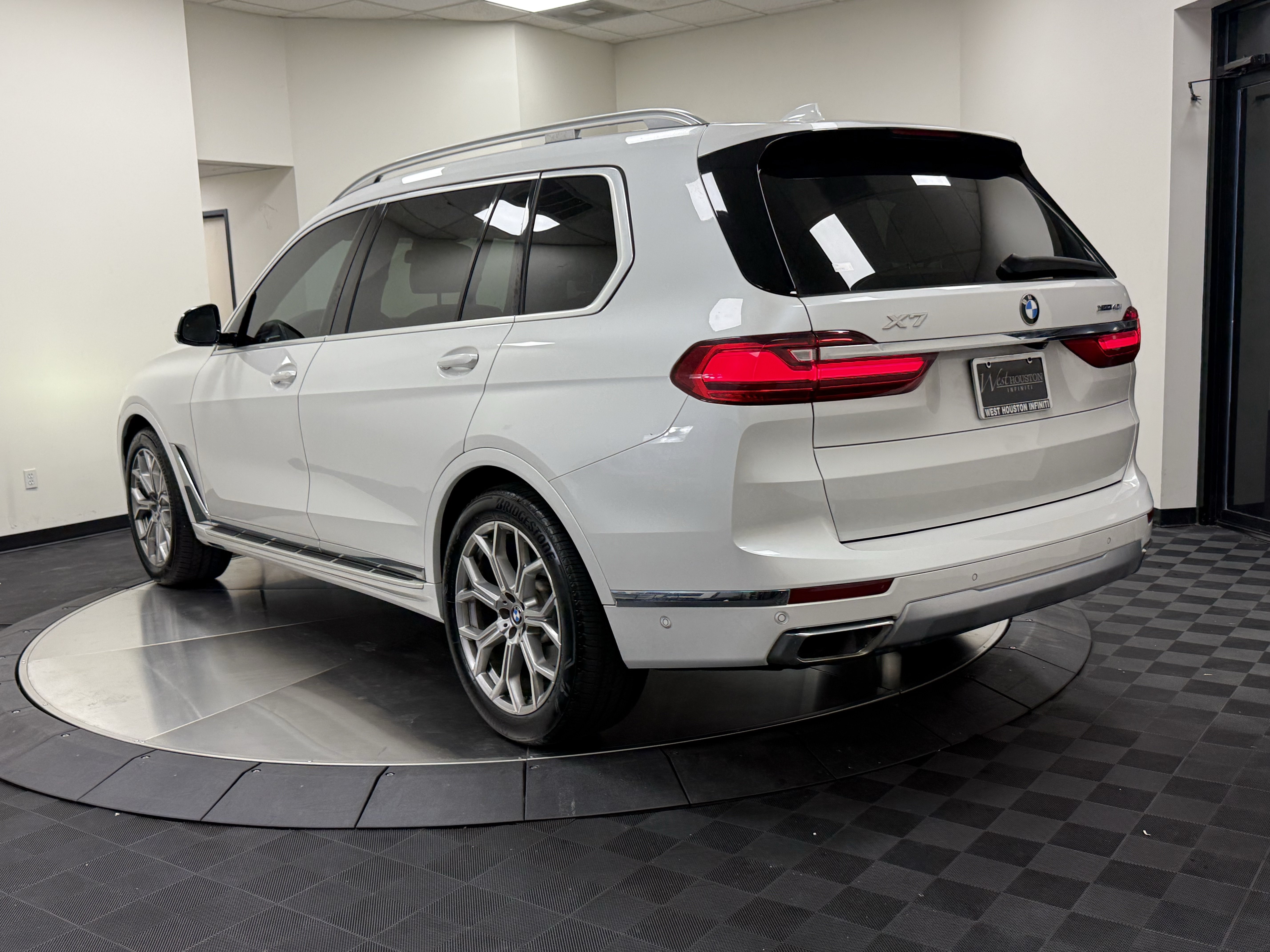 Used 2020 BMW X7 xDrive40i w/ Executive Package AWD/4WD image 5