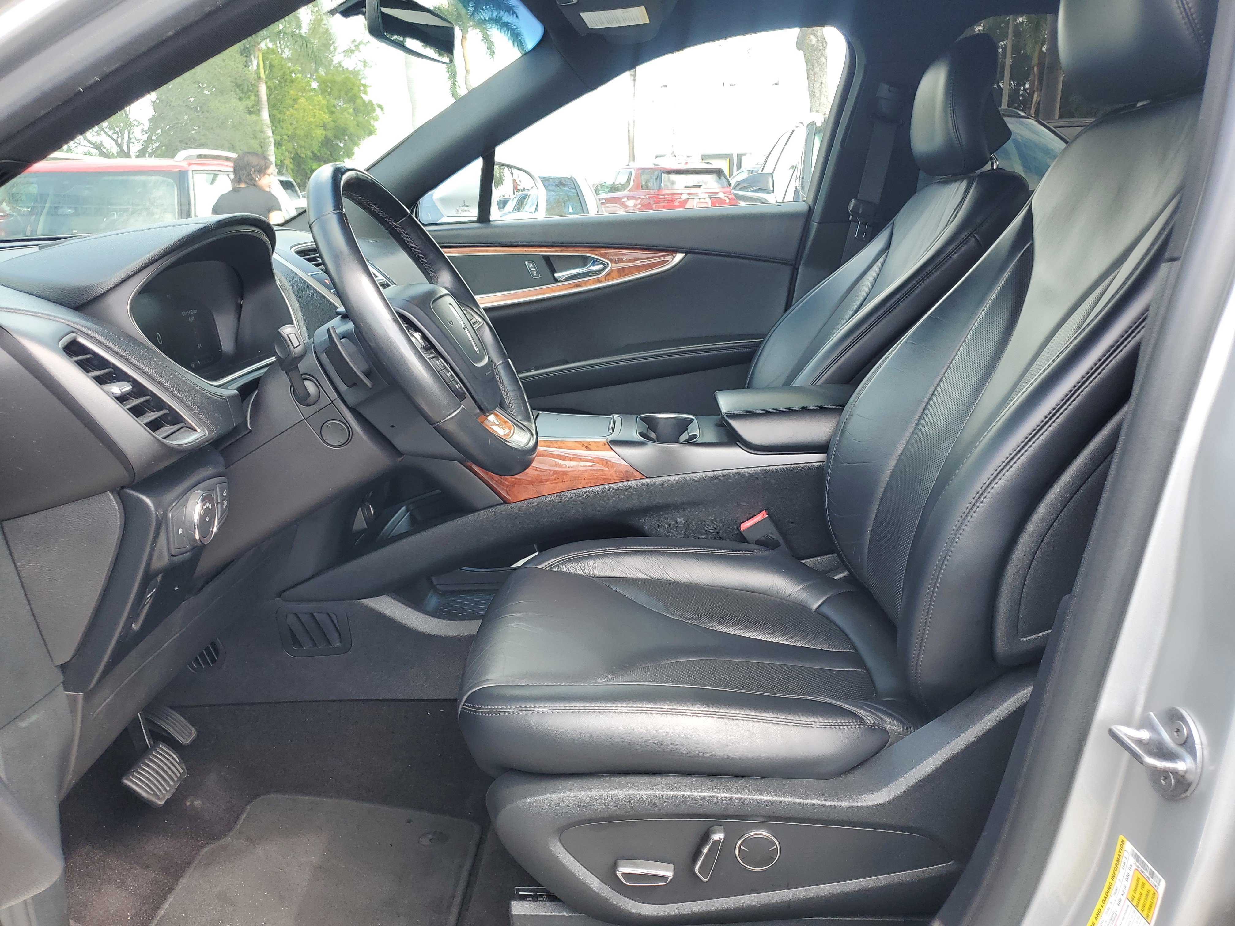 Certified 2019 Lincoln Nautilus Select image 13