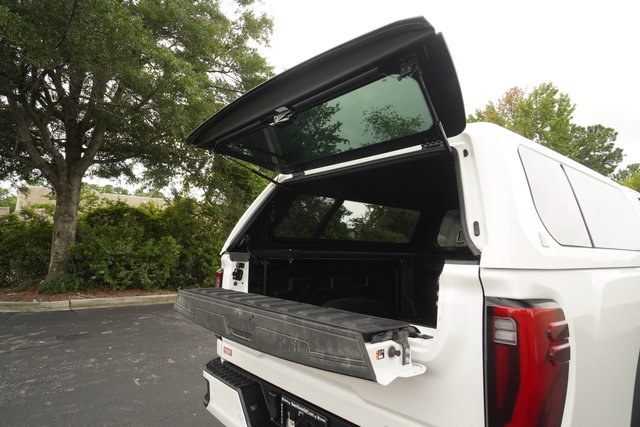 Used 2025 GMC Sierra 2500 Denali w/ Denali Reserve Package AWD/4WD image 11