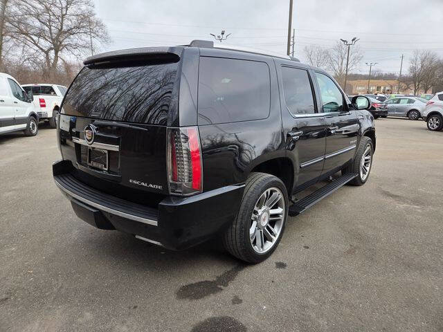 Used 2013 Cadillac Escalade Premium AWD/4WD image 6