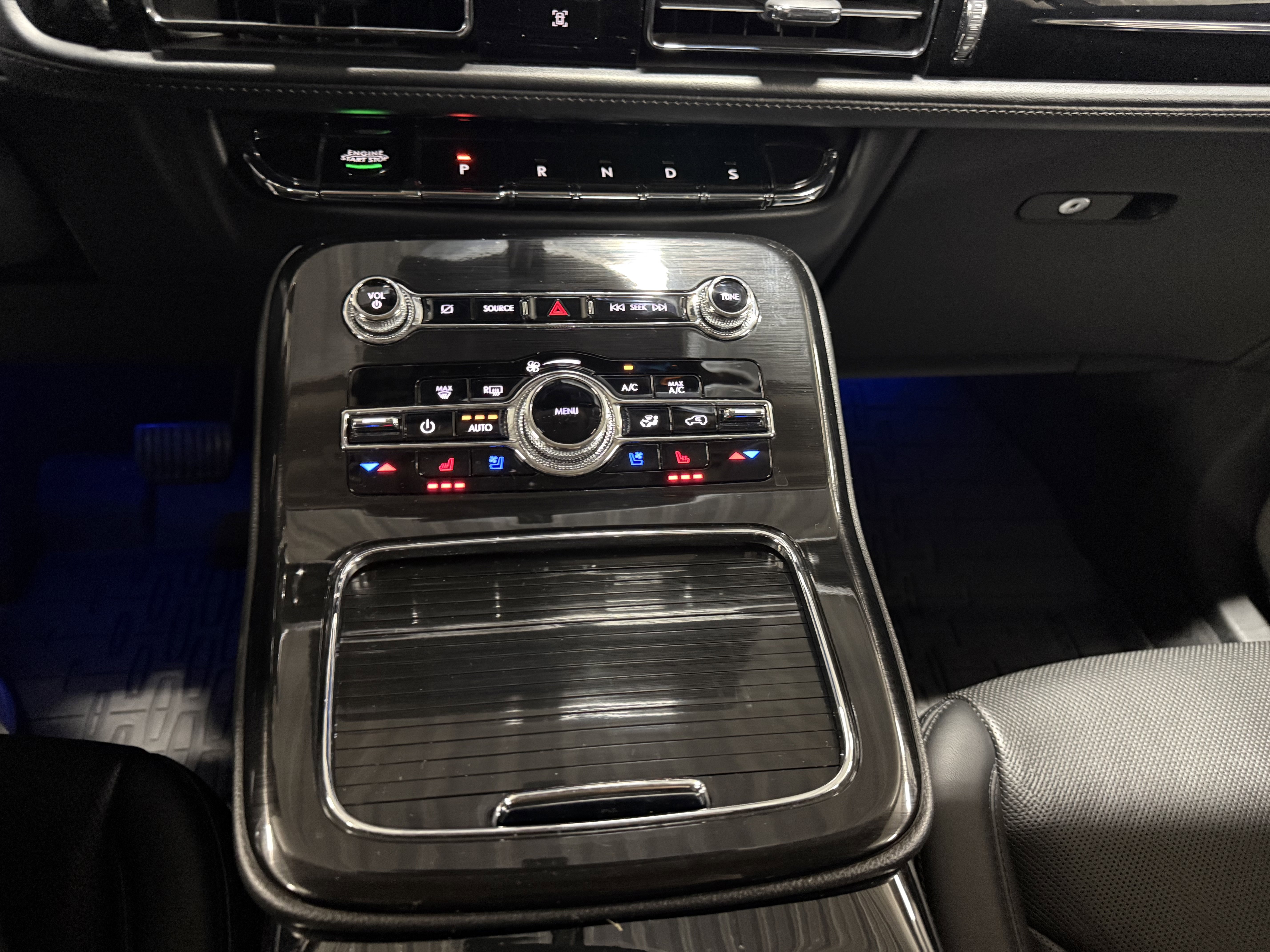 Used 2022 Lincoln Nautilus Reserve w/ Equipment Group 202A image 16