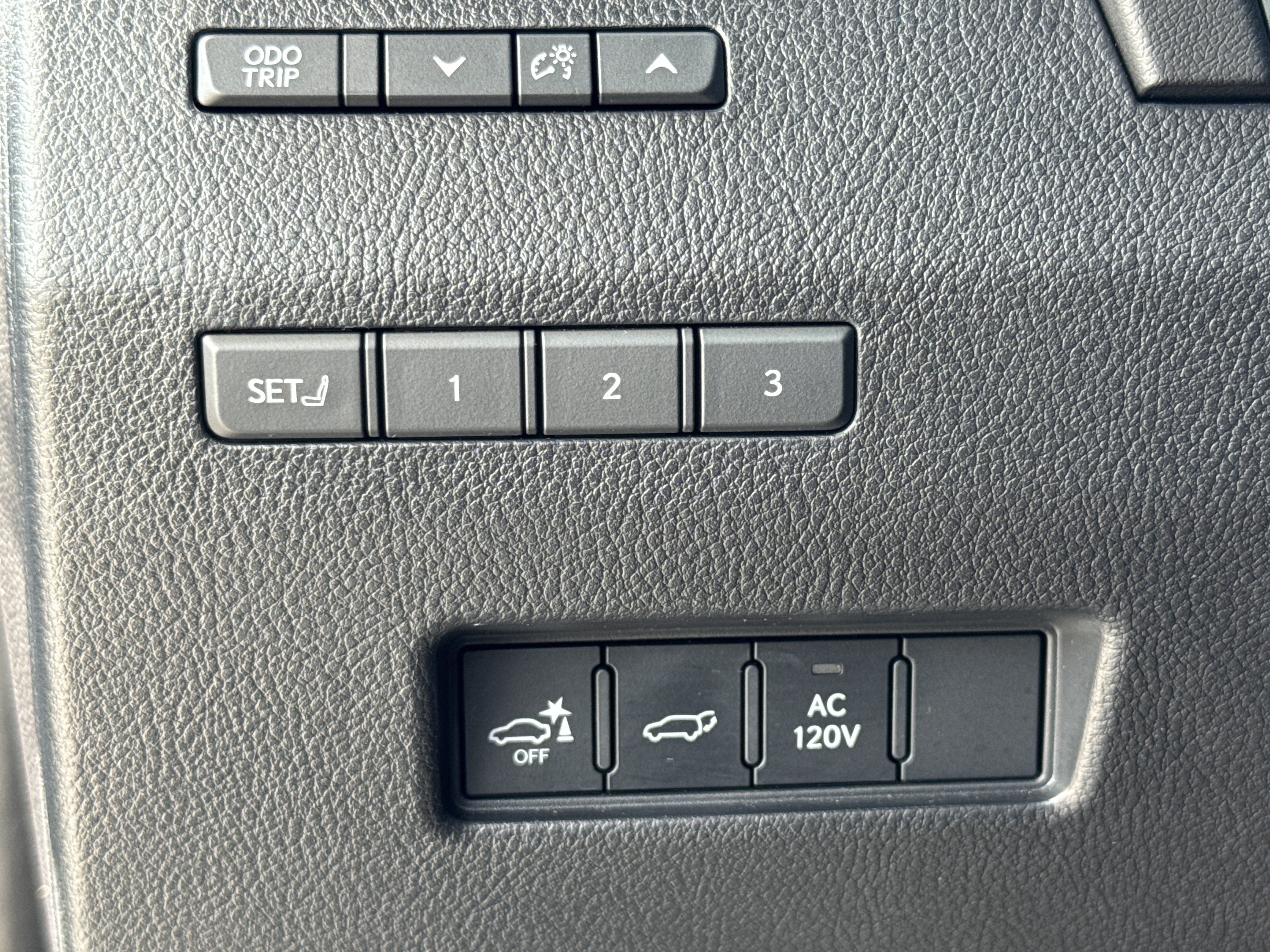 Used 2024 Lexus GX 550 w/ Accessory Package (Z1) AWD/4WD image 19