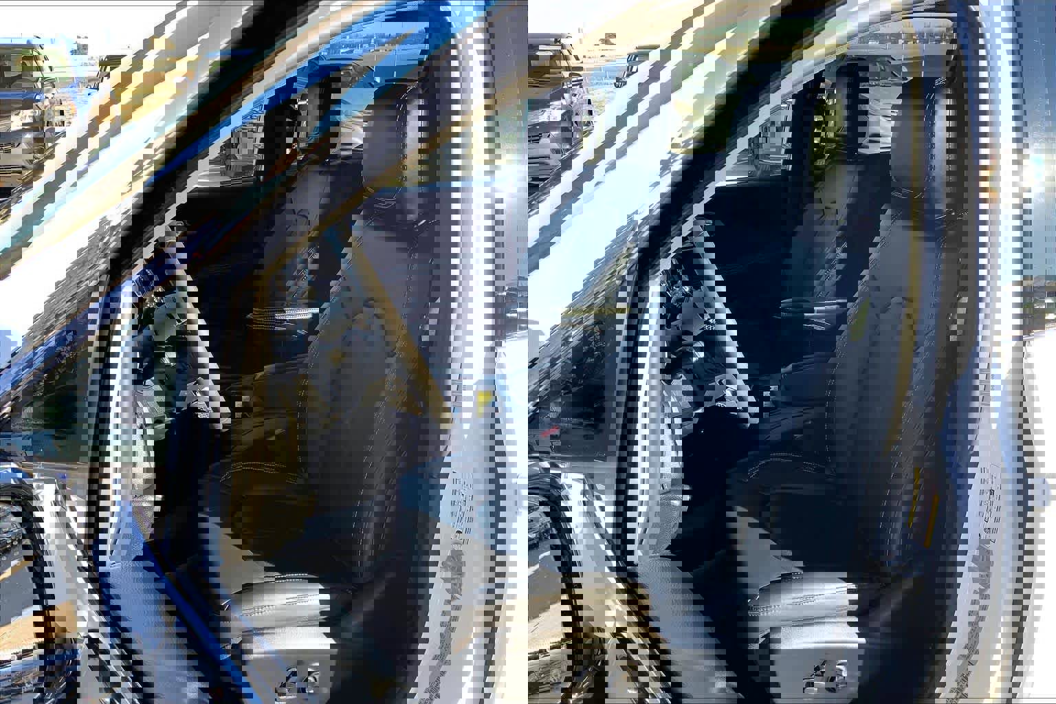 Used 2025 Chrysler Pacifica Select image 8