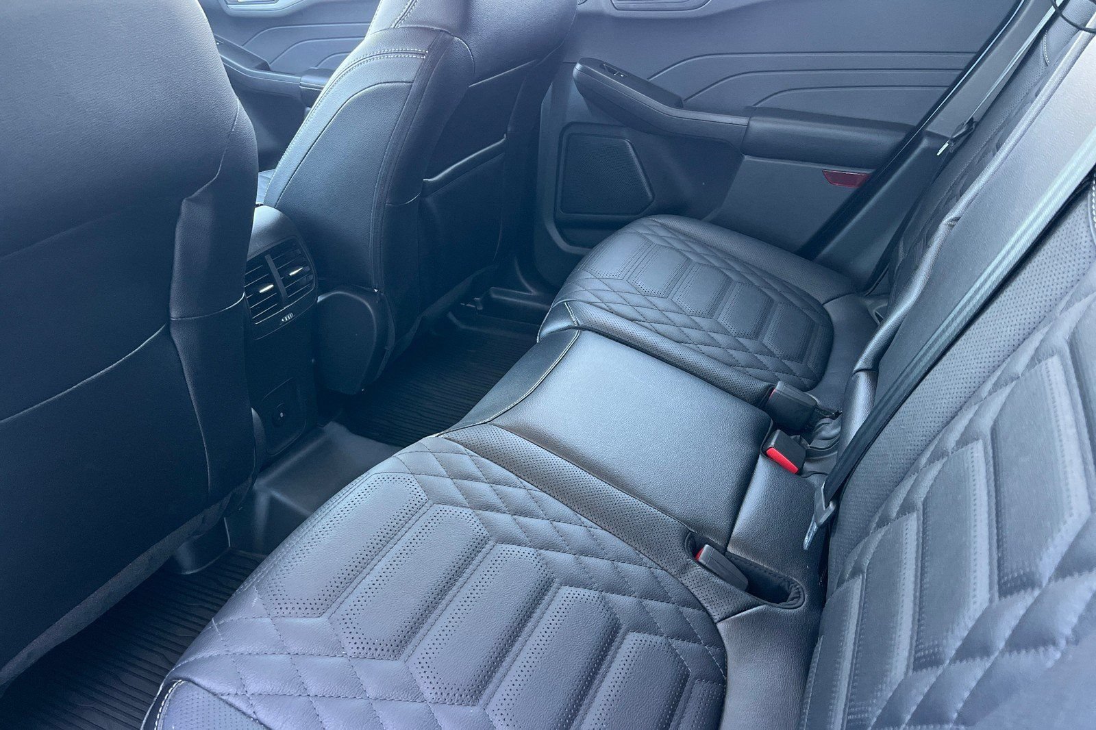 Used 2023 Ford Escape SE w/ PHEV Premium Package FWD image 16