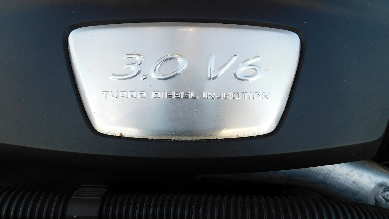 Used 2014 Porsche Cayenne Diesel Platinum Edition image 41