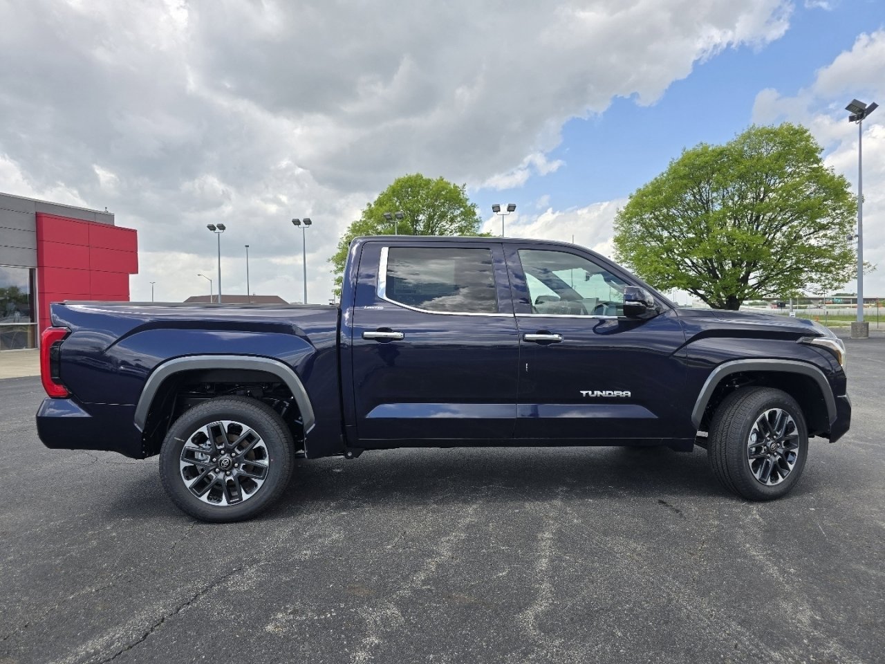 New 2026 Toyota Tundra Limited AWD/4WD image 16