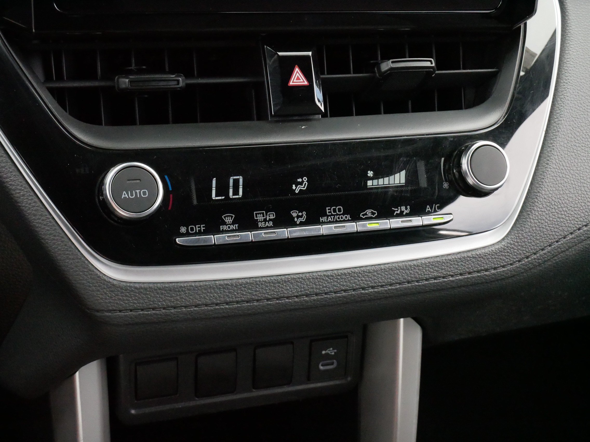 Certified 2023 Toyota Corolla Cross AWD Hybrid image 23