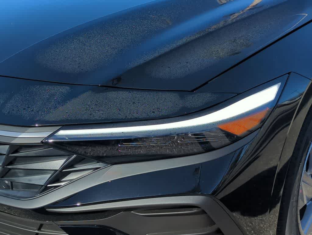 New 2026 Hyundai Elantra SE FWD image 11