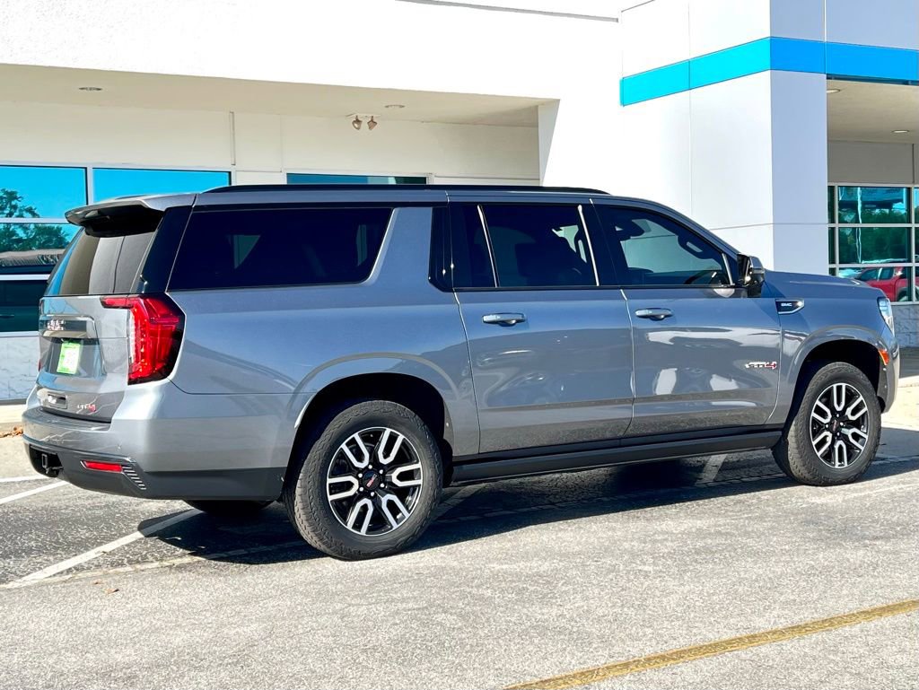 Used 2021 GMC Yukon XL AT4 w/ AT4 Premium Plus Package image 4