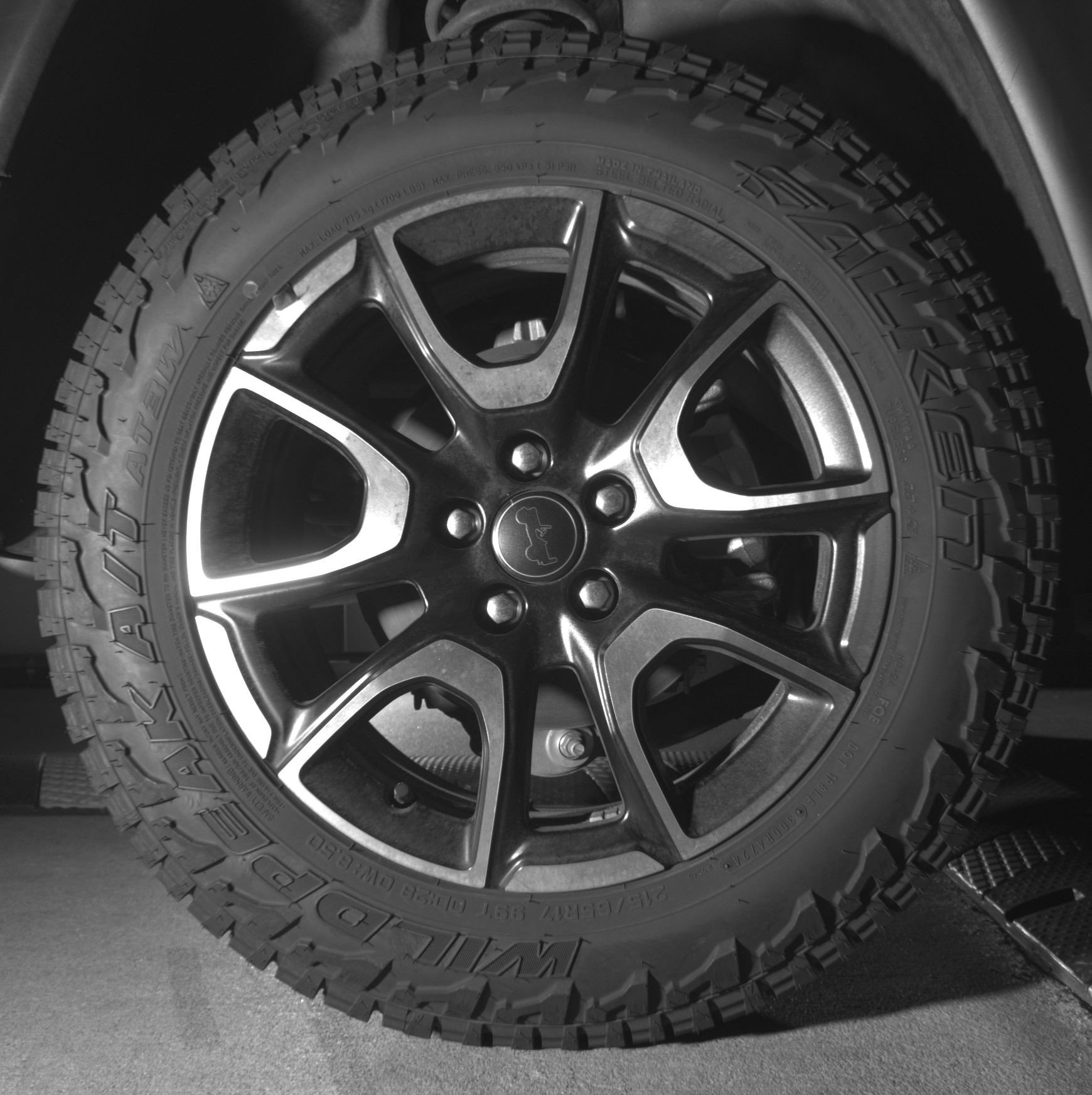 Used 2025 Jeep Compass Trailhawk AWD/4WD image 15