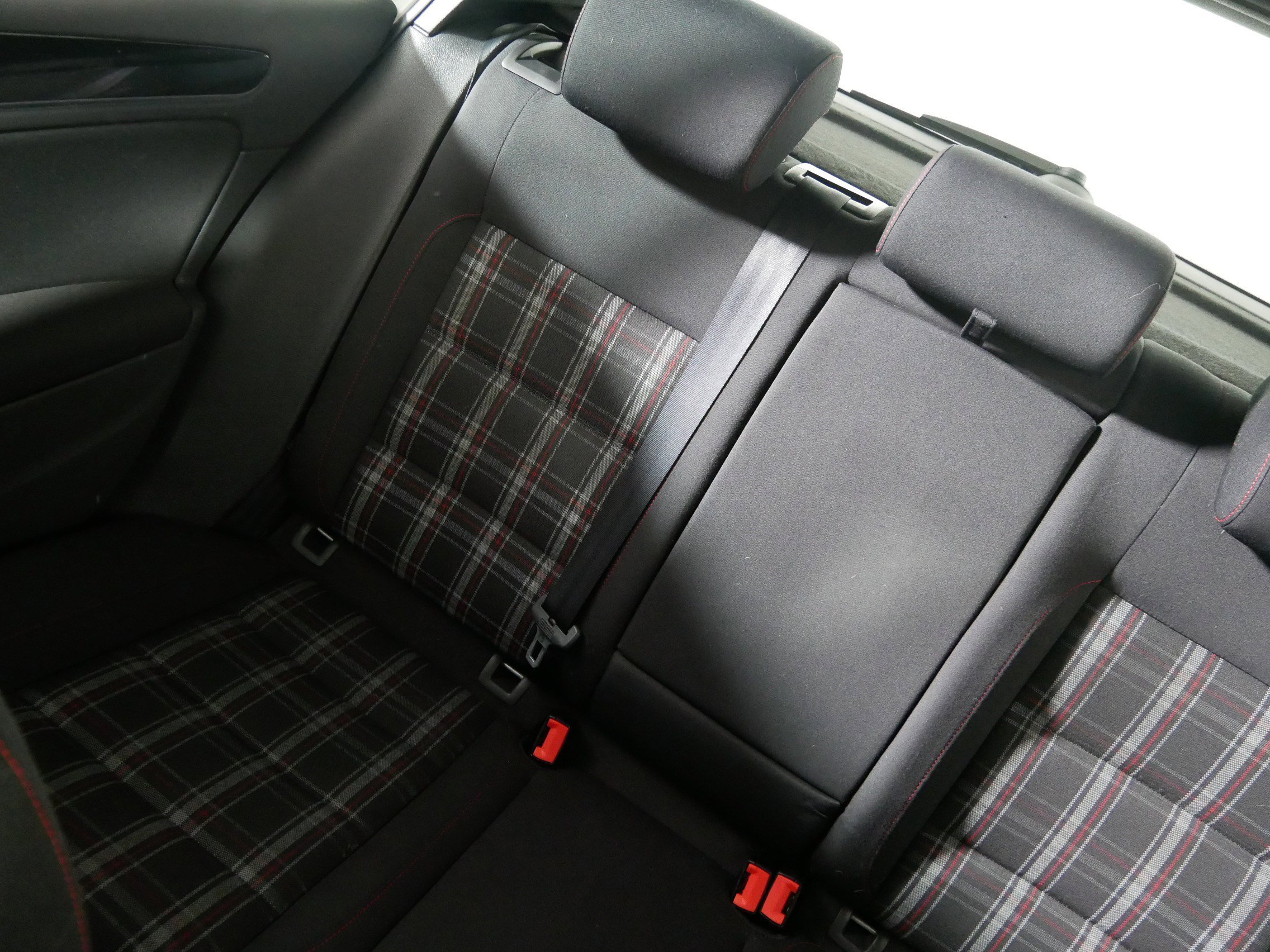 Used 2010 Volkswagen GTI 4-Door image 12