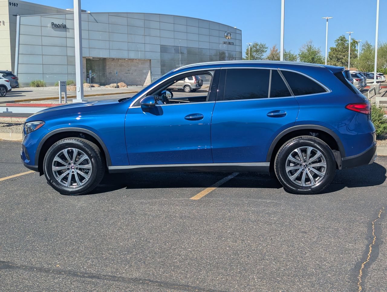 Used 2024 Mercedes-Benz GLC 300 4MATIC image 3