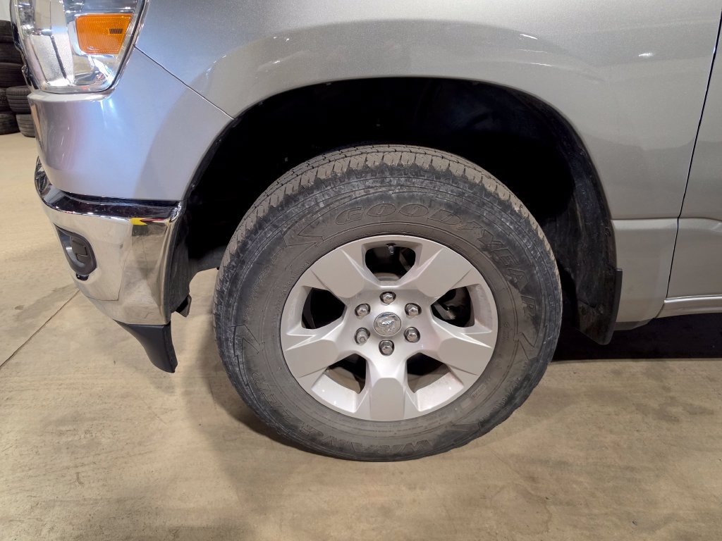 Used 2022 RAM 1500 Big Horn AWD/4WD image 3